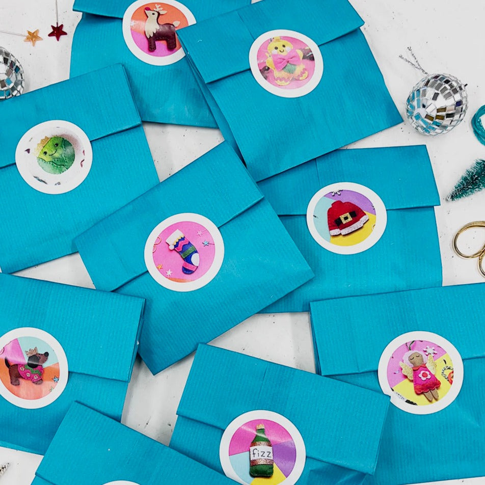 'Santa Sweater' Mini Decoration Felt Sewing Kit
