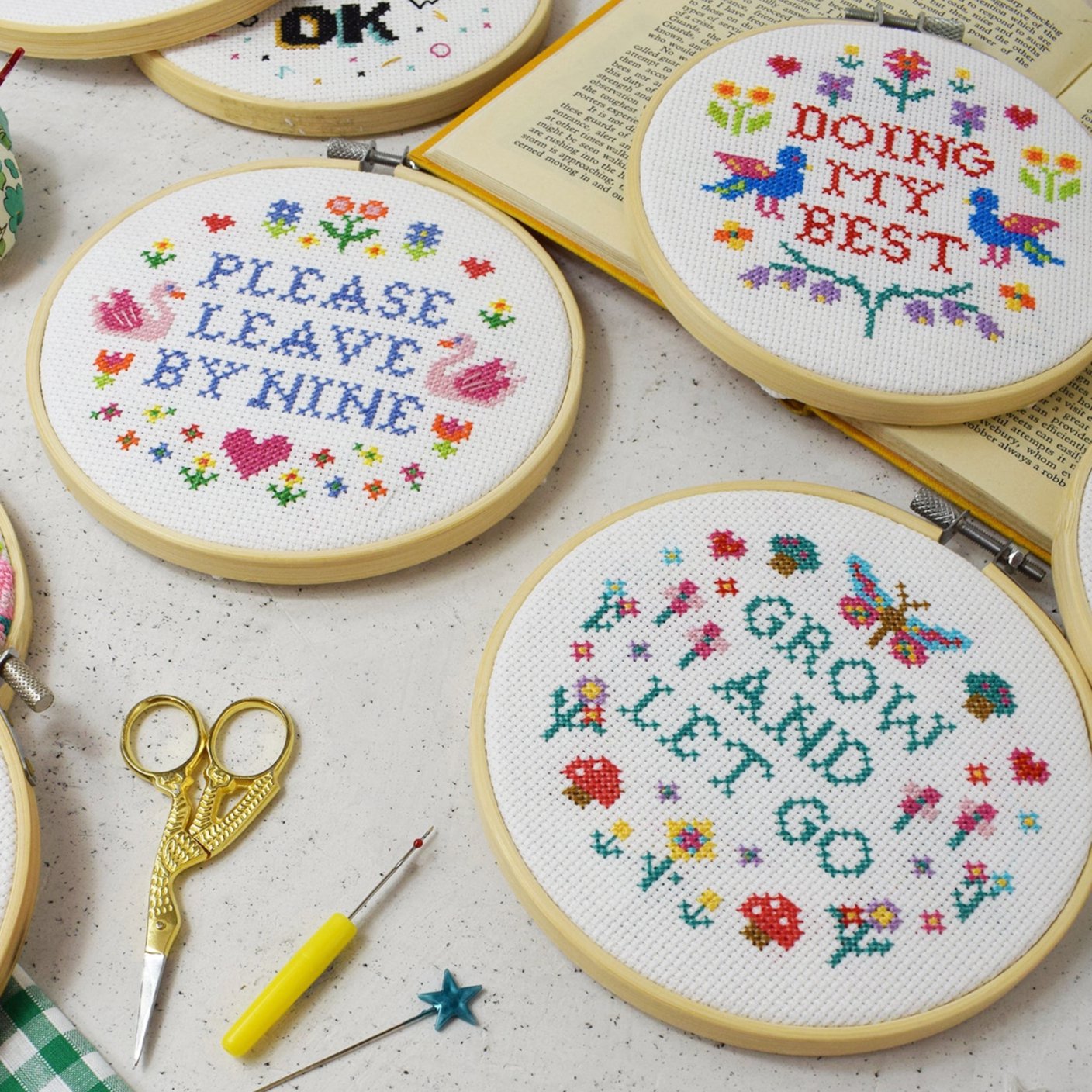 'Vintage' Large Cross Stitch Set