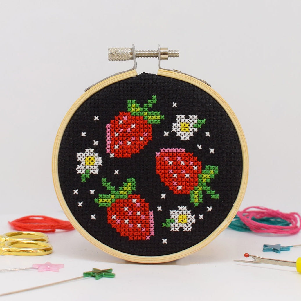 'Cute Strawberry' Mini Cross Stitch Kit