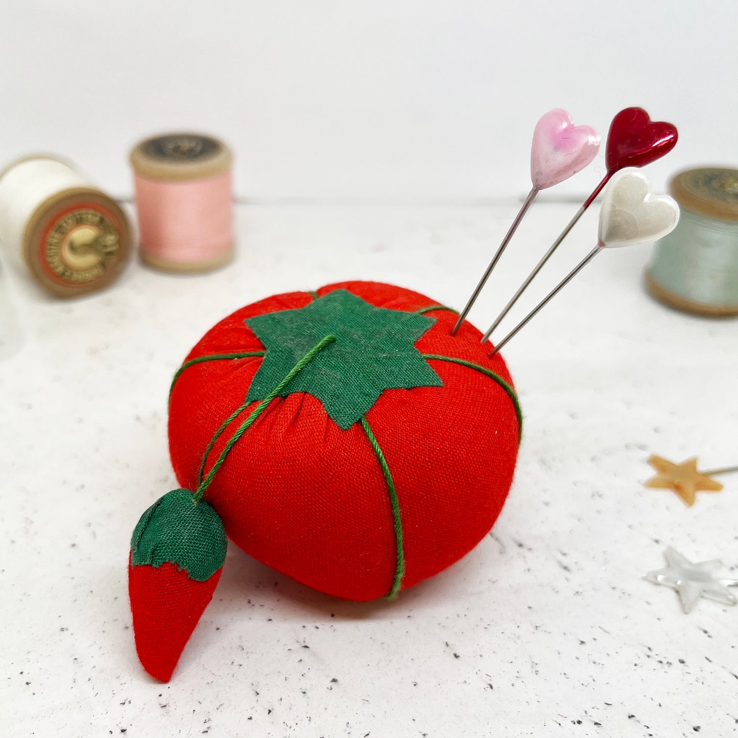 Tomato pin cushion + Pin set