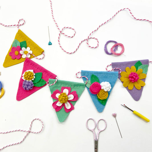'Flower Border' Garland Felt Sewing Kit