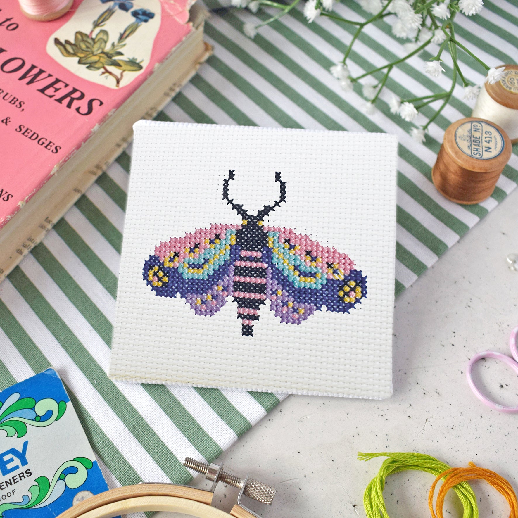 'Moth' Mini Cross Stitch Kit – The Make Arcade