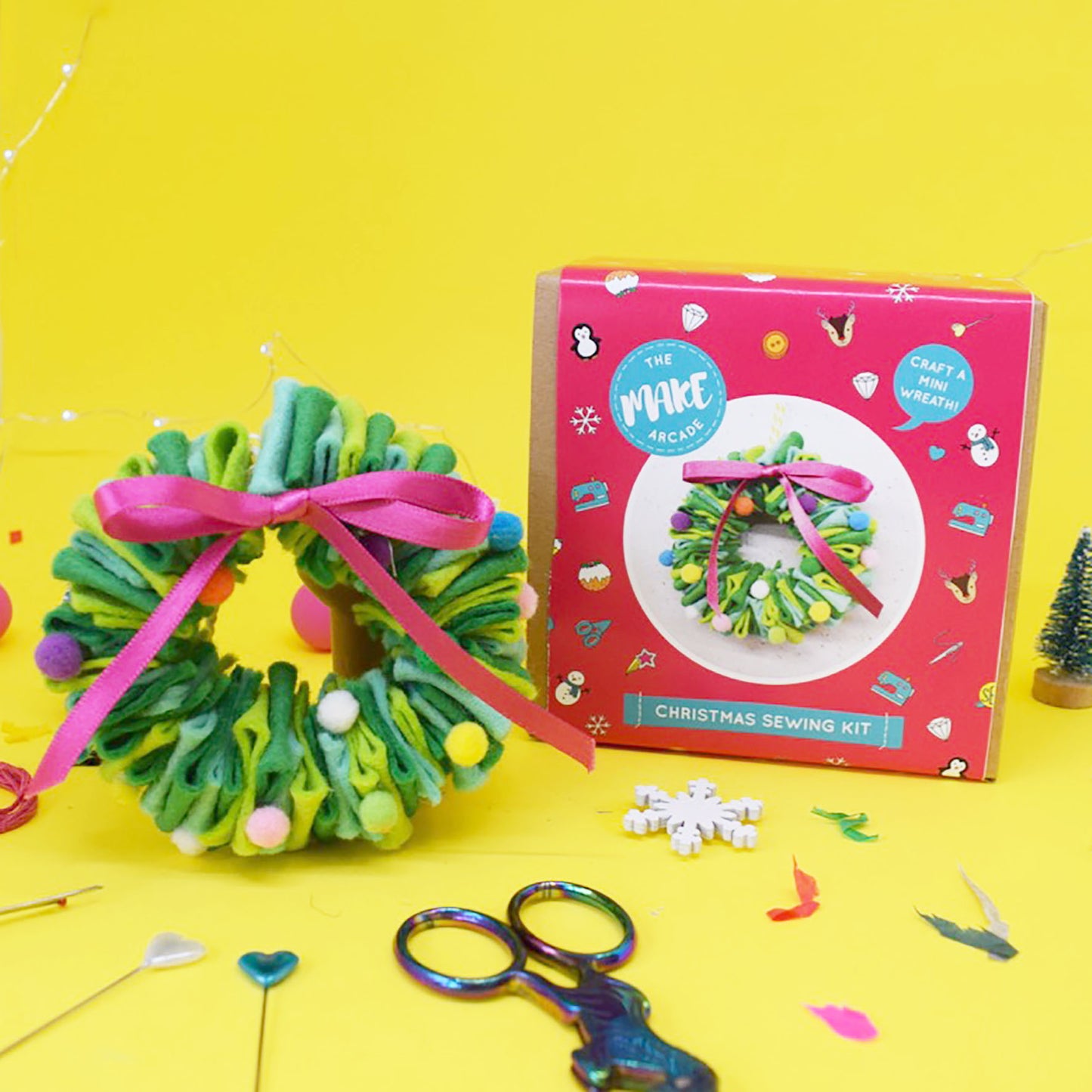 'Pom Pom Wreath' Mini Wreath Craft Kit